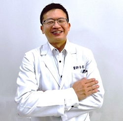 Attending surgeon, Yi-Chen Li